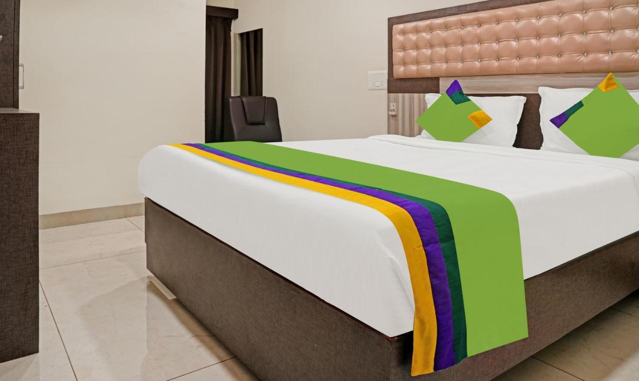 Treebo Trend Jsn Grand Hotel Vijayawāda Exterior photo