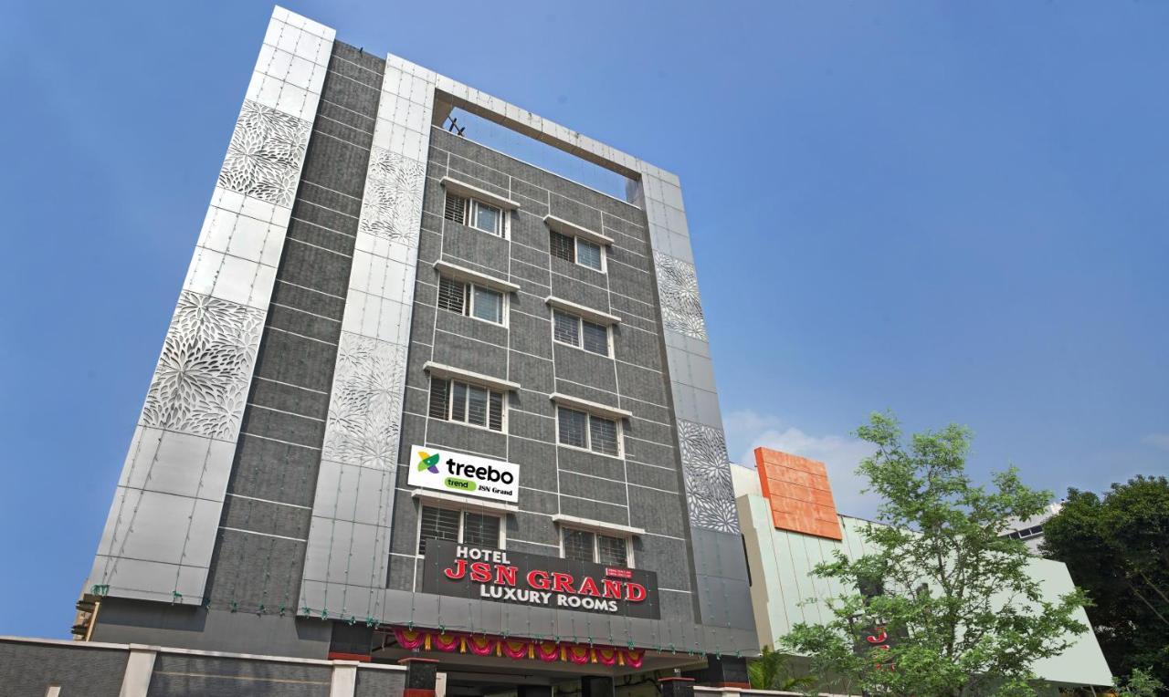 Treebo Trend Jsn Grand Hotel Vijayawāda Exterior photo