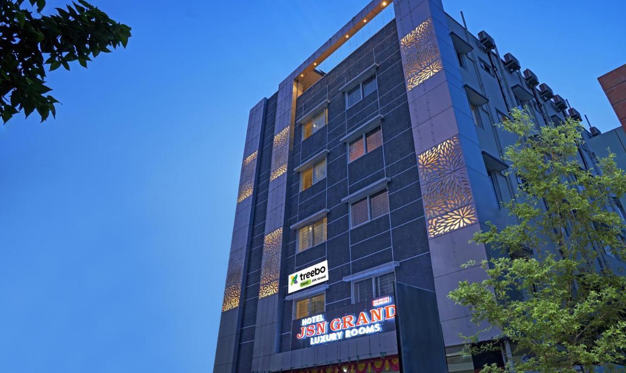 Treebo Trend Jsn Grand Hotel Vijayawāda Exterior photo