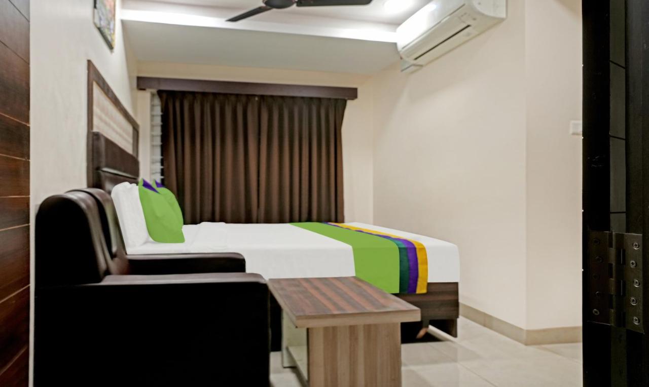 Treebo Trend Jsn Grand Hotel Vijayawāda Exterior photo