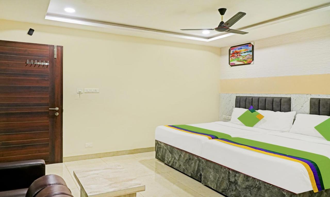 Treebo Trend Jsn Grand Hotel Vijayawāda Exterior photo